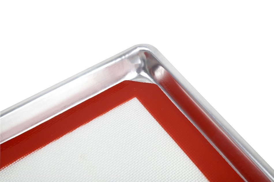 New Star 38439 Commercial 18-Gauge Half Size Aluminum Sheet Pan and Silicone Baking Mat Set, 13 by 18-Inch N3
