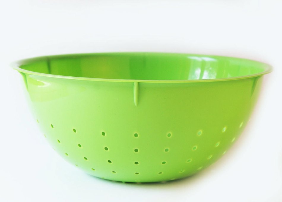 Mixing Bowls Set Colorful BPA Free Plastic Bowls, Colander, Measuring Cups & Silicone Spatula -Great Starter Set N4