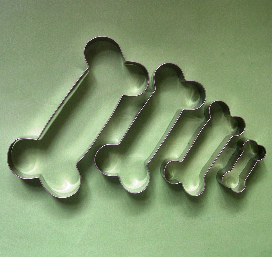 LAWMAN 4 Size Dog Bone Fondant Pastry Baking Cookie Cutter Set N2 free