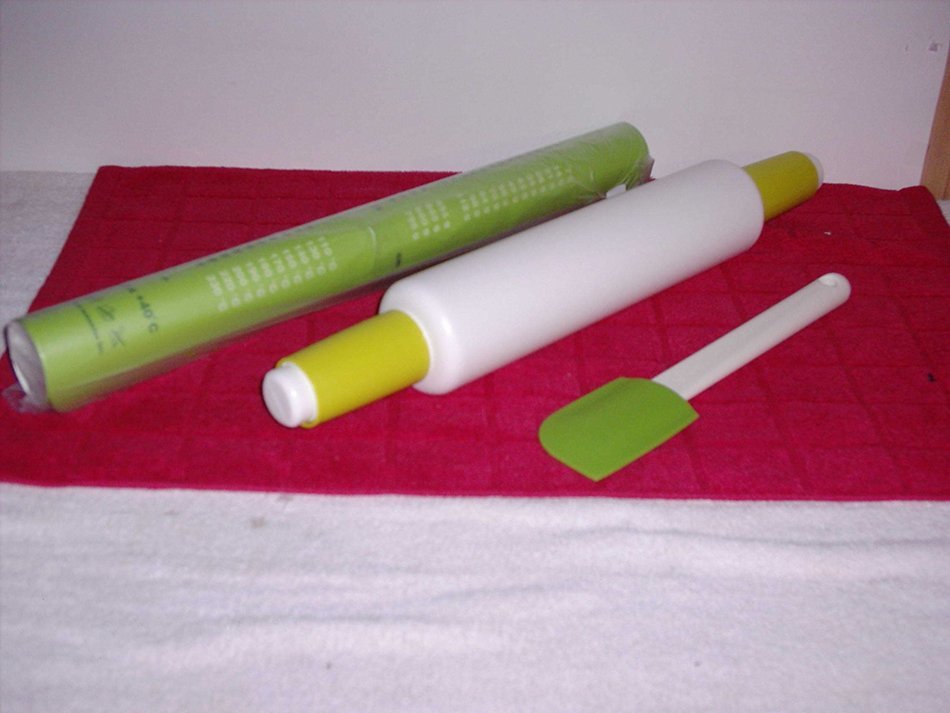 Tupperware Prep & Serve 3pc Set Spatula,pastry Sheet,& Rolling Pin N2