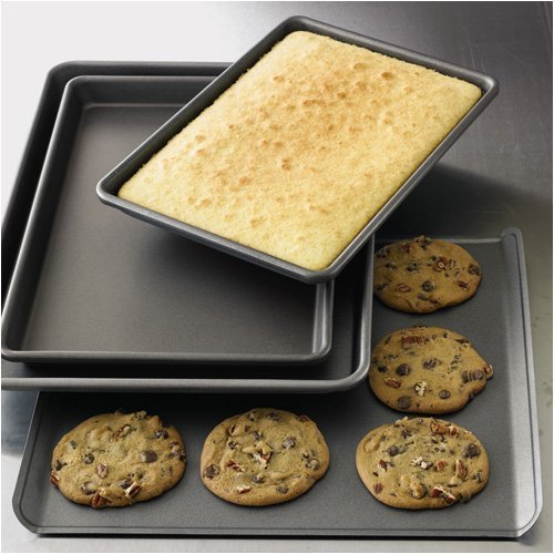 Chicago Mettallic 59614 Professional Cookie Sheet, 16" X 14"
