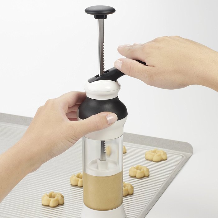 OXO Good Grips Cookie Press with Stainless Steel Disks and Storage Case N4