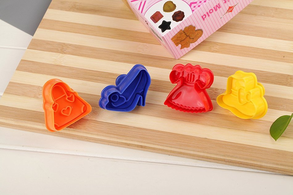 Home Value Fashionable 4-piece Clothing Cookie Cutter Set (COOKIECUTCKA02) N5