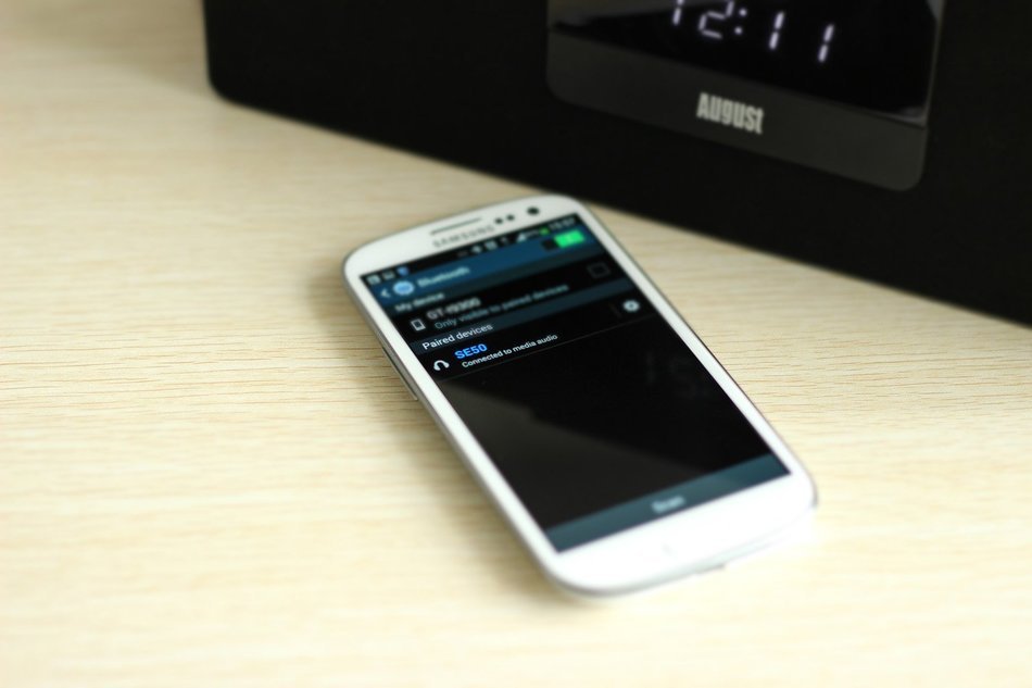 August SE50 Bluetooth BoomBox Speaker with FM Radio for iPhone, Samsung Galaxy, Nokia, HTC, Blackberry, Google... N12