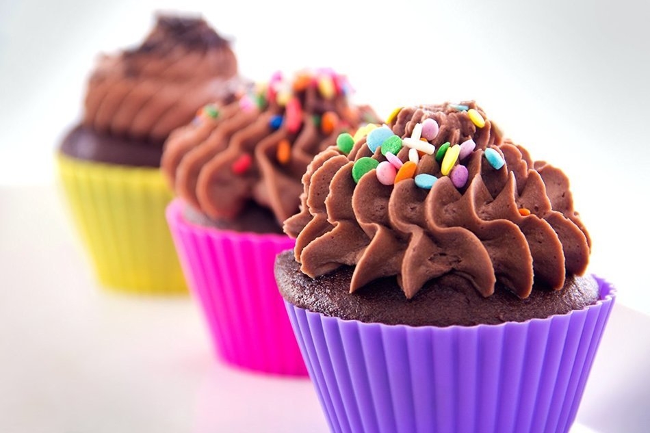 48 Pack of Reusable Silicone Baking Cups / Cupcake Liners with Silicone Spatula From Kitchen Fanatic N2