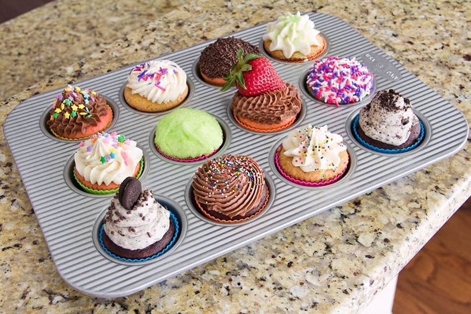48 Pack of Reusable Silicone Baking Cups / Cupcake Liners with Silicone Spatula From Kitchen Fanatic N7