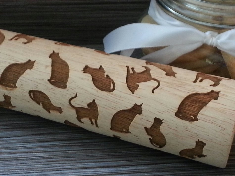 Cat Rolling Pin - Engraved Wood with Cat Design 10 inch Embossed Hardwood Cylinder N4