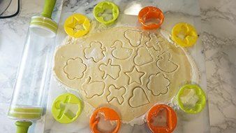 NEW 2-in-1 Cookie Dough Playdough Roller with Dough Cutter insert DIY Tools Dough Roller Roll &lsquo;n Store Pin with...