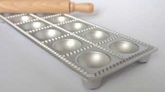 Eppicotispai 24-Hole Aluminum Square Ravioli Maker with Rolling Pin N5