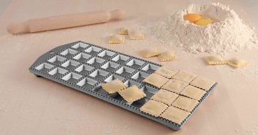 Eppicotispai 24-Hole Aluminum Square Ravioli Maker with Rolling Pin N7