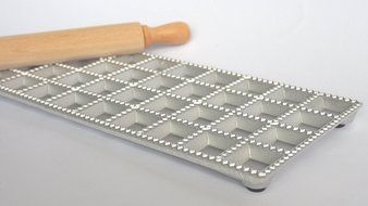 Eppicotispai 24-Hole Aluminum Square Ravioli Maker with Rolling Pin N9