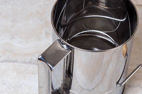 Kitchen Winners 5 Cup Crank Stainless Steel Flour Sifter N3