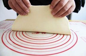 Silicone Baking Sheet Baking Sheet Liner Fiberglass Silicone Dough Rolling Mat Pastry Clay Dough Mat White 60cmx40cm... N2