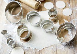 Fox Run 9-Piece Plain and Crinkled Oval Cookie Cutter Set