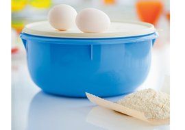 Tupperware Classic Large 12-cup Mixing Bowl - Blue with White Cover