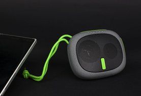 HWAY Mini 2600mah Power Bank with Wireless Portable Bluetooth Speaker (Blue) N9