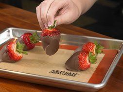 Artisan Silicone Baking Set with Mat Liners for Half-Size Cookie Sheets with Red Border, 16.5 x 11 inches, 2-... N2
