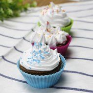 Webake 2.8&quot; Standard Size Silicone Baking Cups, Cupcake Liners, Muffin Cups (24-pack) N5