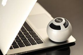 IBomb Thunder Ball EX800WH IBomb Thunder Ball Bluetooth Speaker, White N3