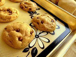 Nidaba Non-Stick Silicone Baking Mat- Half Sheet - Botanic Design N4