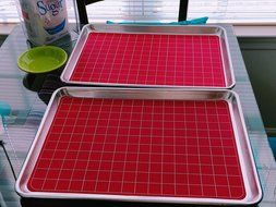 Silicone Baking Mat with a 1 inch grid layout - non-stick, fits half sheet pans, 16.5&rdquo; x 11&rdquo; - Red N4