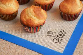 Reusable Non-stick Silicone Baking Mat, Cookie Sheet Liner, Bakeware Sheet, While Being Eco-friendly and Fully... N5