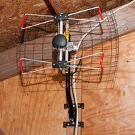 8 Element Bowtie Indoor/Outdoor HDTV Antenna - 70 Mile Range N8