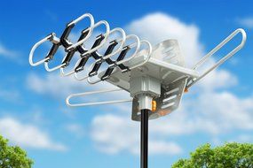 Amplified HD Digital Outdoor HDTV Antenna 150 Miles Long Range with Motorized 360 Degree Rotation, UHF/VHF/FM... N5