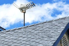 Amplified HD Digital Outdoor HDTV Antenna 150 Miles Long Range with Motorized 360 Degree Rotation, UHF/VHF/FM... N6