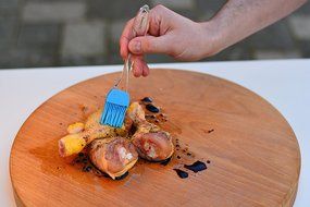 DLJ Cooking Brush Basting Silicone Pastry Brush Baking BBQ Grill Barbecue Brush Bakeware Oil Brush Cooking Tool... N3