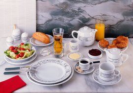 Pillivuyt Oval Eared Gratin Brasserie Baker,10 x 6.25 inch, White/Menu Print N4