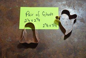 Pair of Little Halloween Ghosts Copper Cookie Cutters N2