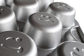 Baker's Edge - Better Muffin Pan - Cupcake Pan N4