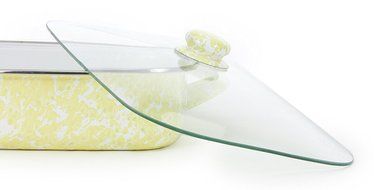 Golden Rabbit Lasagna Pan with Lid, Cobalt N6