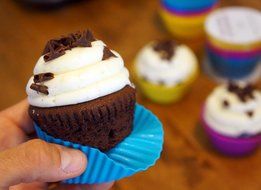 California Kitchenware Butterfield Silicone Cupcake Molds (Set of 12) N2