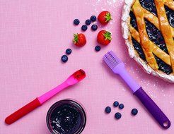 Joseph Joseph Elevate Pastry Brush, Eggplant N2
