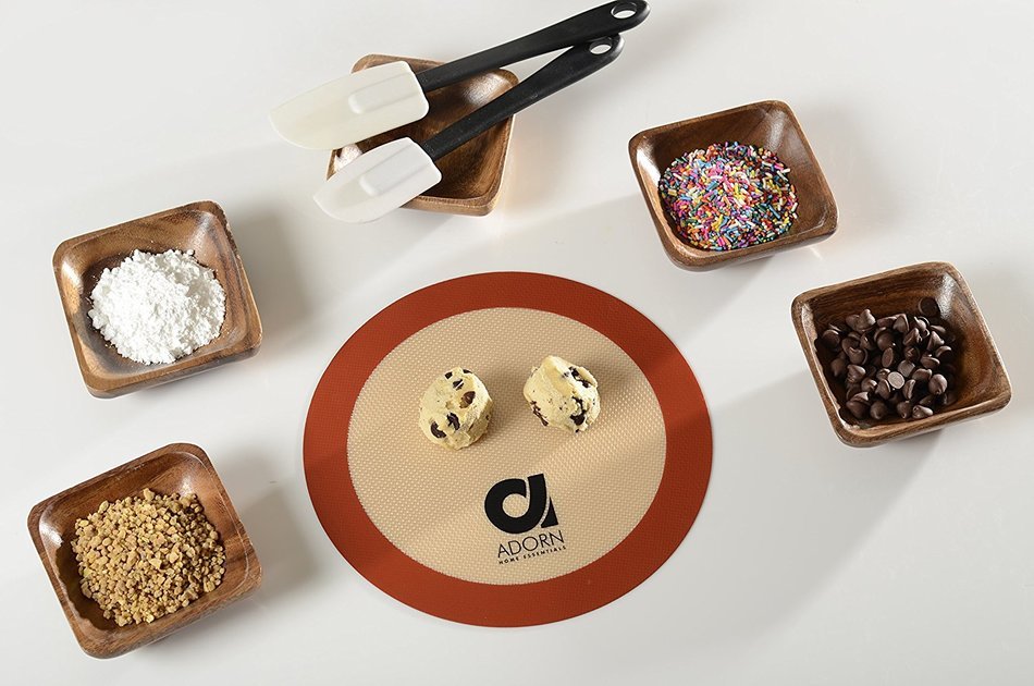 Adorn Non-stick Silicone Baking Mats - 2 Pack (9" Round) N3