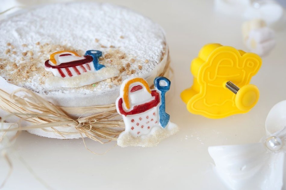 Silikomart Mini Cookie Cutters with Spring Ejection Feature, Set of 4, Assorted Christmas N14