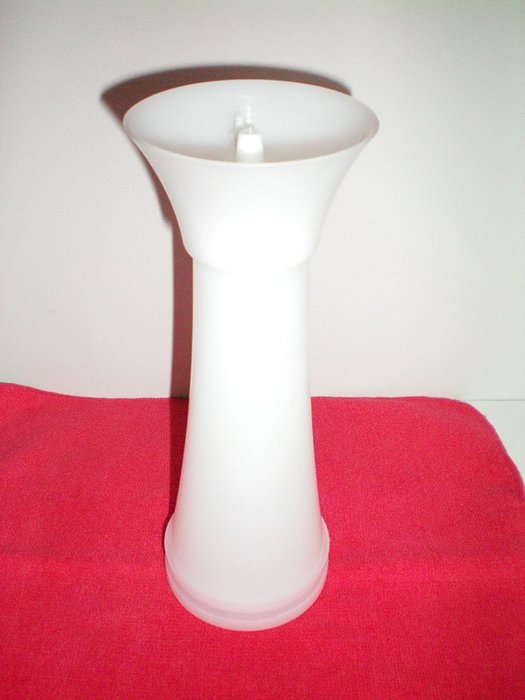 VINTAGE Tupperware Confectioner's Sugar Sifter -- as shown