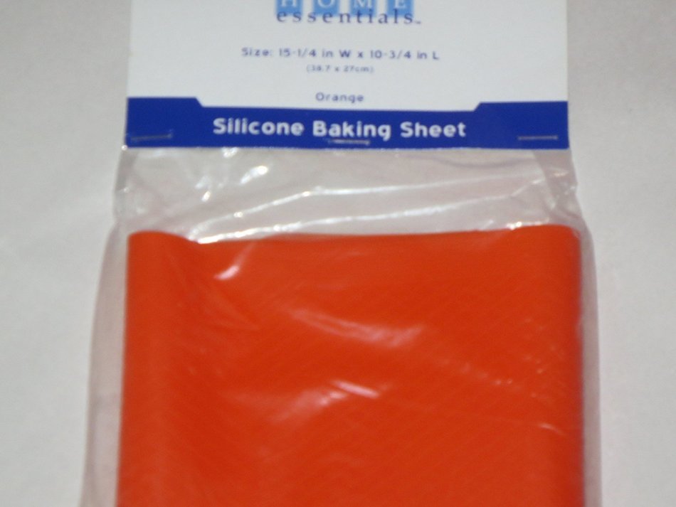 Orange Silicone Baking Sheet ... 15.25" x 10.75"