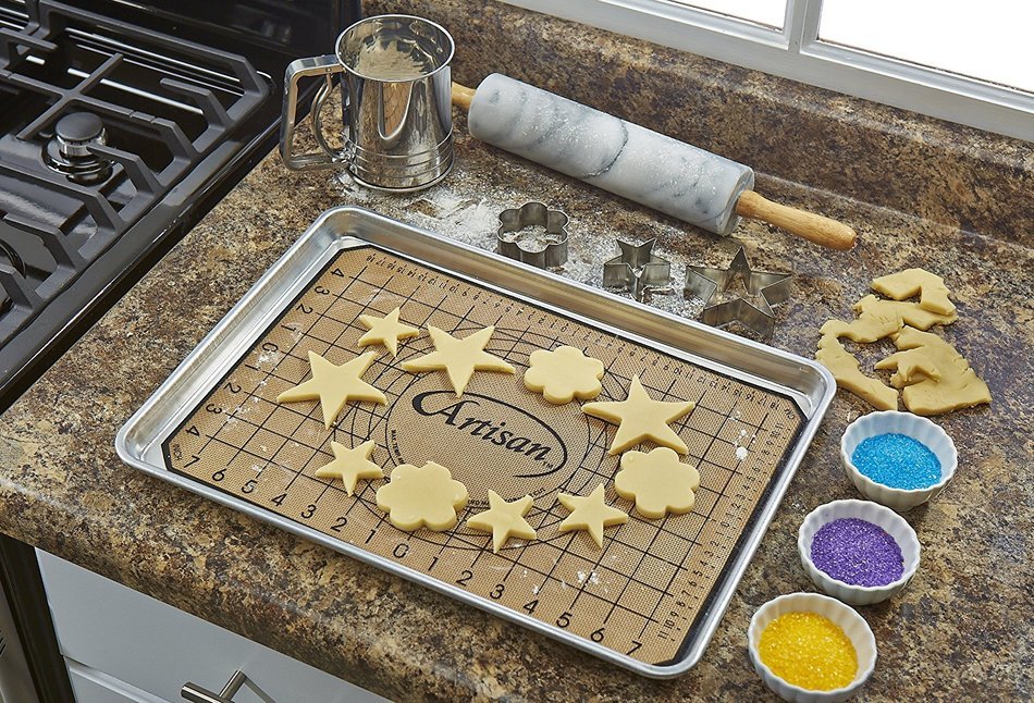 Artisan Silicone Baking Set with Mat Liners for Half-Size Cookie Sheets with Red Border, 16.5 x 11 inches, 2-... N15