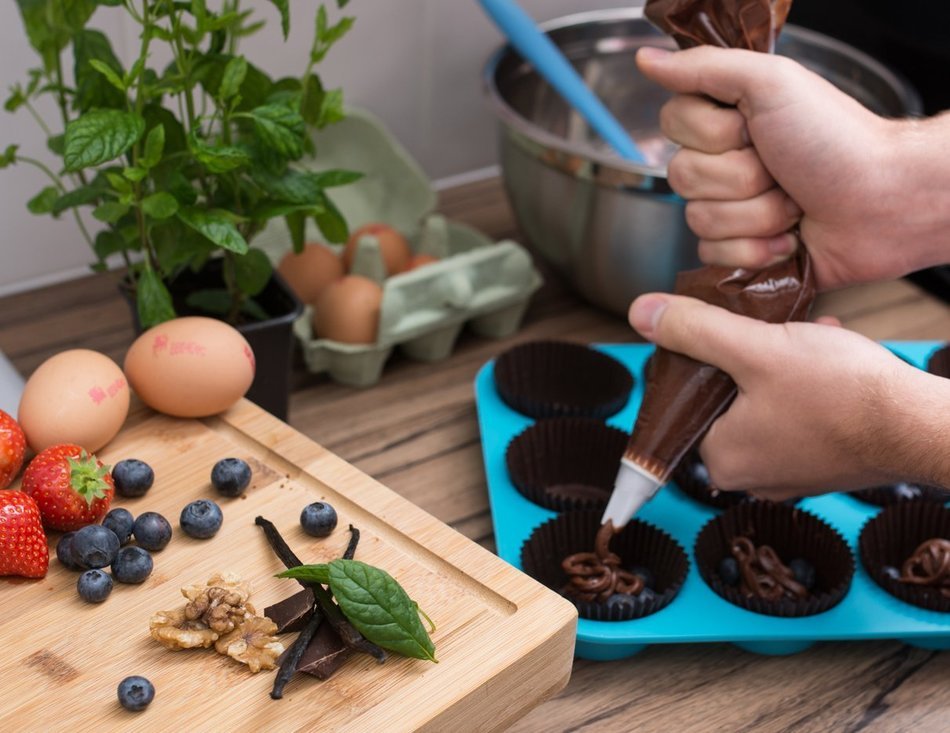 Lucentee Large Muffin Pans - Top Non Stick Bakeware for Muffins, Cakes and Cupcakes - 12 Cups Texas Jumbo Silicone... N3