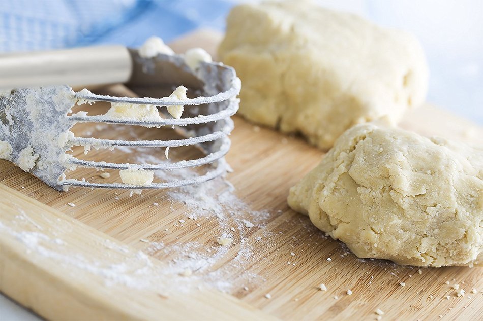 Mrs. Anderson's Baking 6-Wire Pastry Cutter and Dough Blender, Stainless Steel with Wood N5
