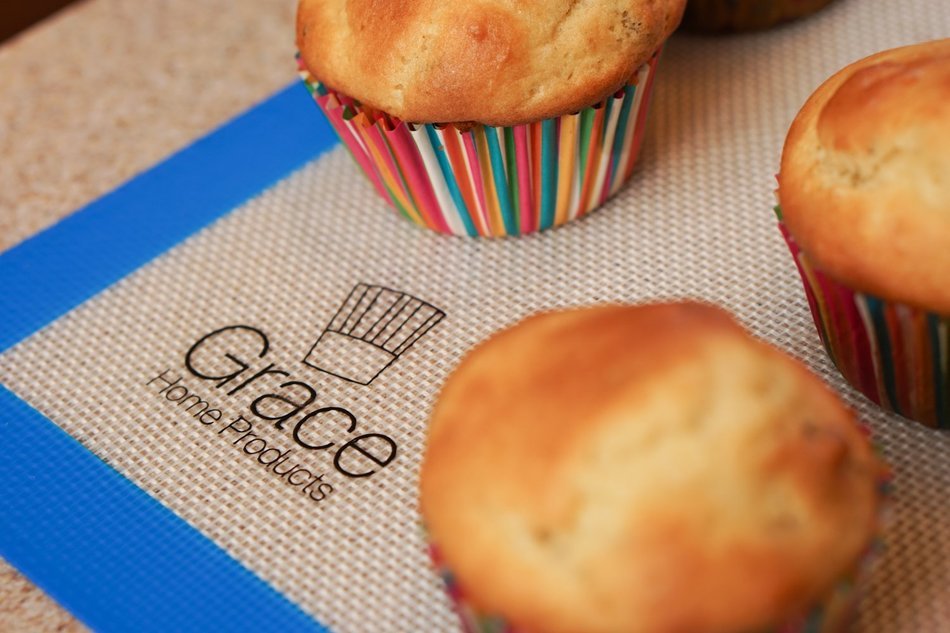Reusable Non-stick Silicone Baking Mat, Cookie Sheet Liner, Bakeware Sheet, While Being Eco-friendly and Fully... N6