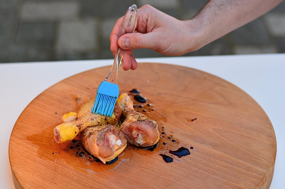 DLJ Cooking Brush Basting Silicone Pastry Brush Baking BBQ Grill Barbecue Brush Bakeware Oil Brush Cooking Tool... N3
