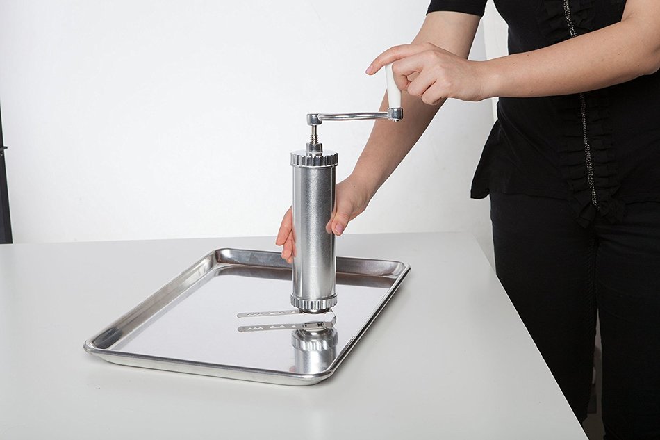 Fante's Nana Anna's Easy Cookies Spritz Cookie Press and Cheese Straw Maker N3