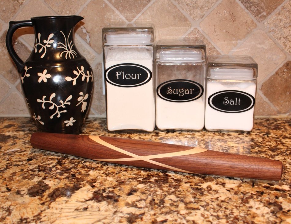 Black Walnut with Sugar Maple Celtic Knot French Style Rolling Pin: Tapered Solid Wood Design. N4