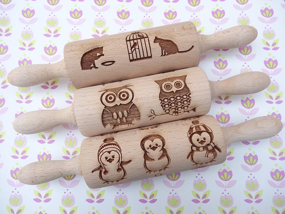 Lot 3 x Small Rolling Pins with 3 different patterns (Cats, Owls and Penguins)