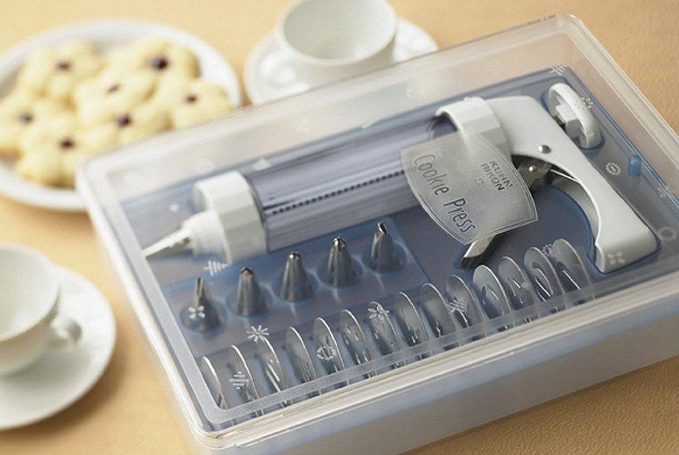 Kuhn Rikon Clear Cookie Press with Decorating Tips and Storage Box N2
