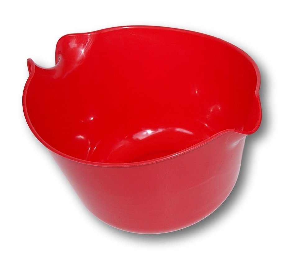 Lightweight Plastic Pourable Mixing Bowls - Set of 2 - Red and White N2